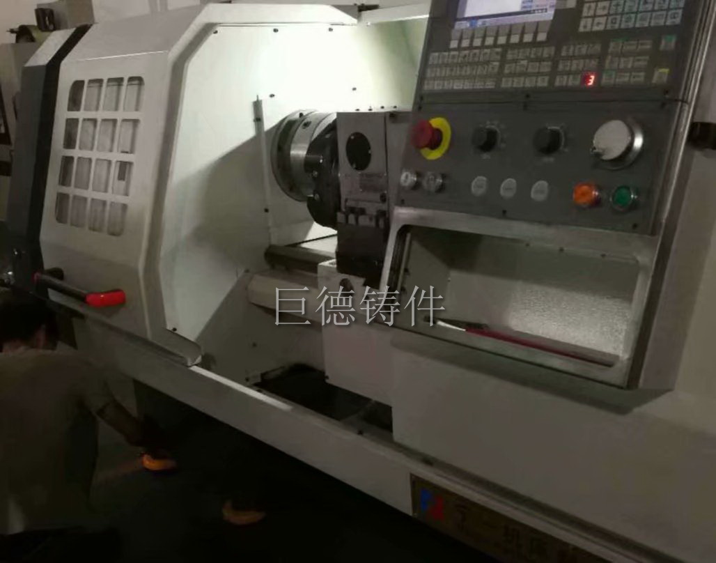 鑄造現(xiàn)場(chǎng)及精密設(shè)備加工展示 (12)